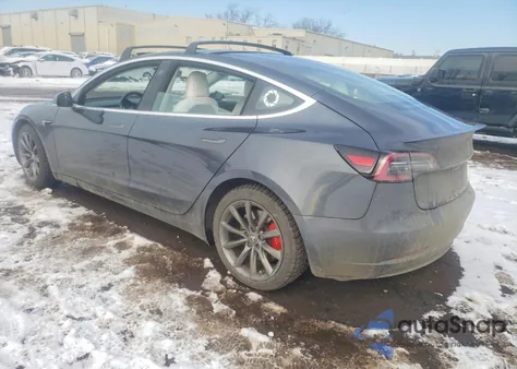 2018 Tesla Model 3 z USA, uszkodzony, nr VIN 5YJ3E1EB5JF074385
